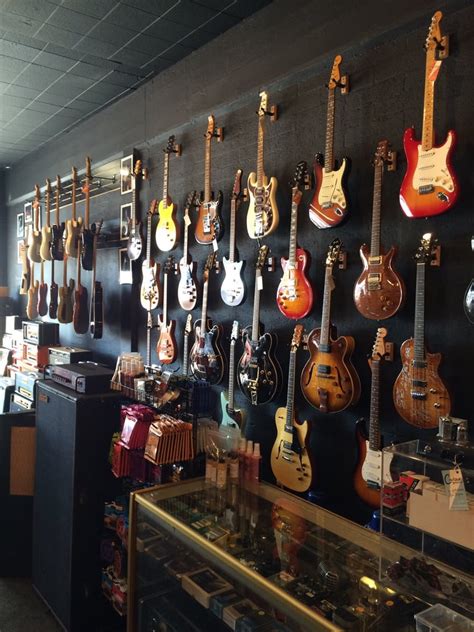 guitar luthier las vegas.